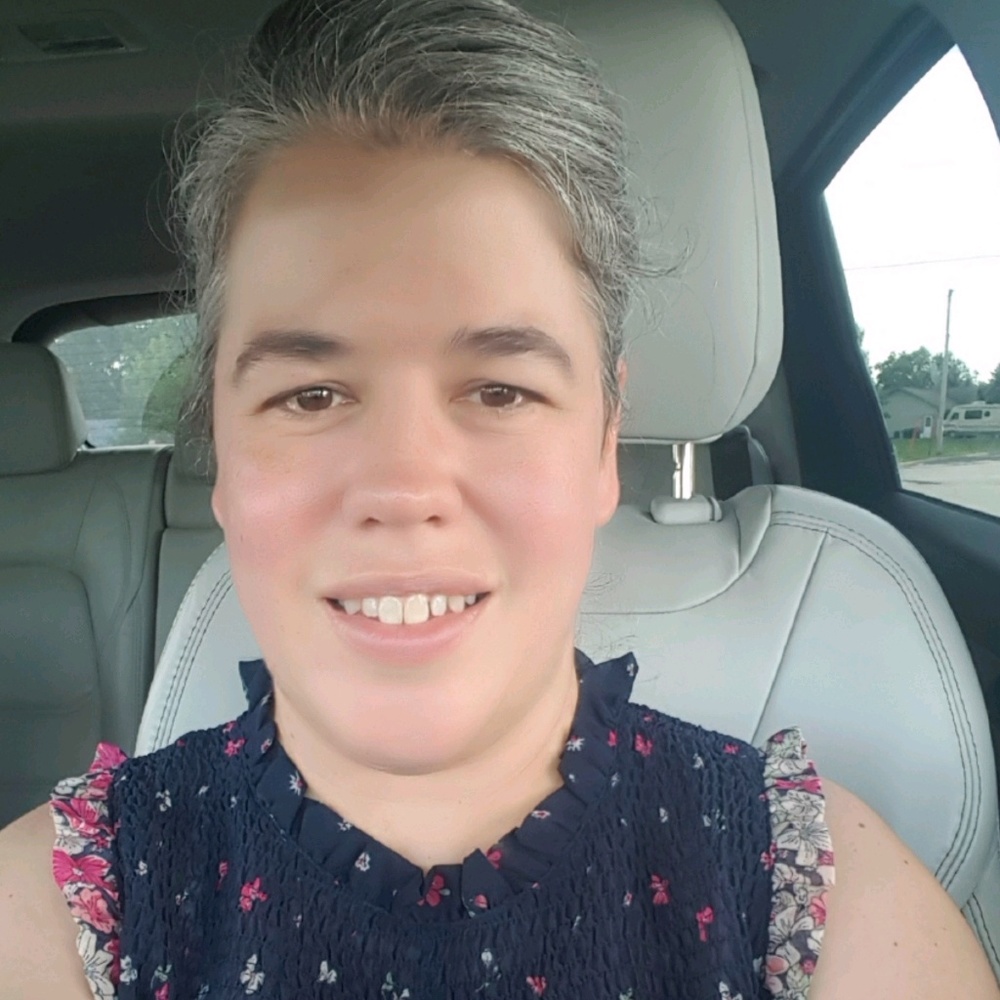 Meet your Posher, Julie